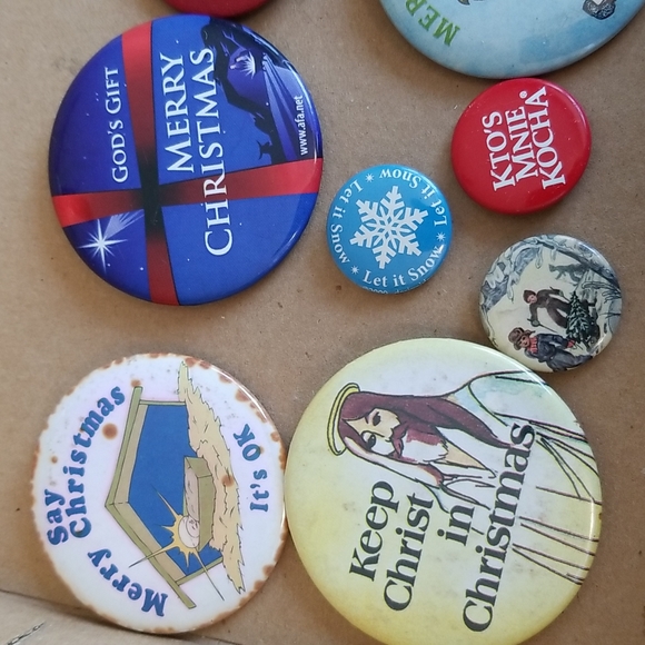 Say MERRY CHRISTMAS it's OK Button pins 8 - Picture 2 of 4